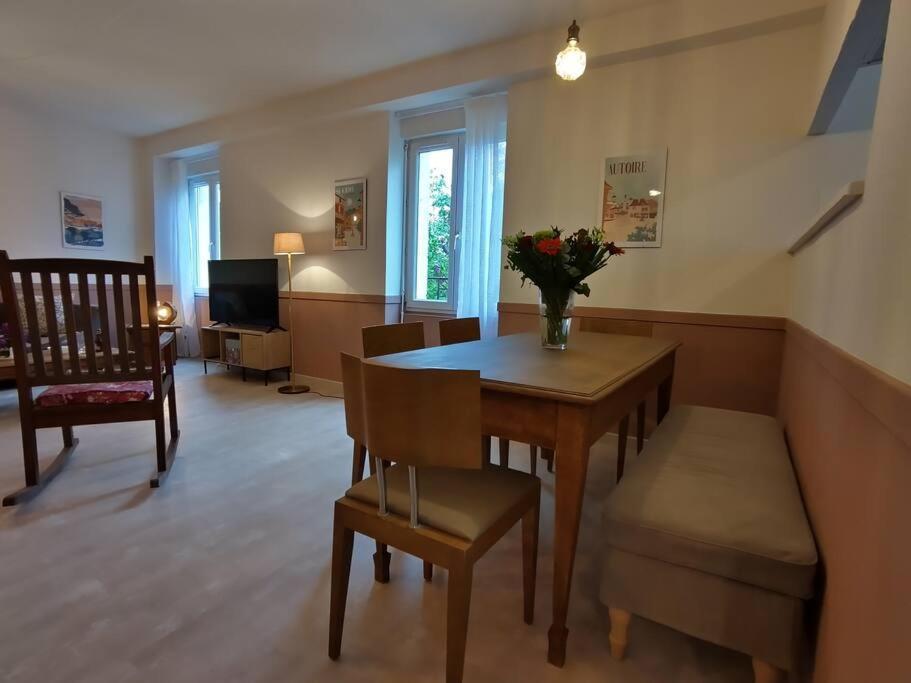 Grand Appartement Avec Jardin Bretenoux Екстериор снимка