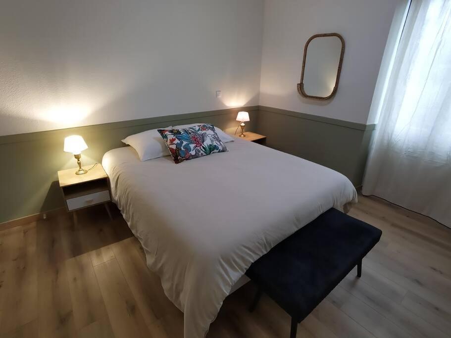 Grand Appartement Avec Jardin Bretenoux Екстериор снимка